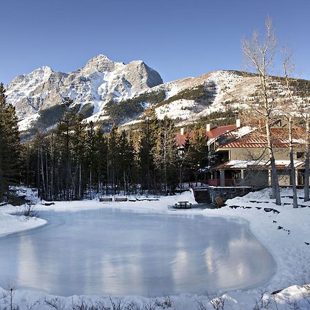 Crosswaters Resort At Kananaskis Bagian luar foto