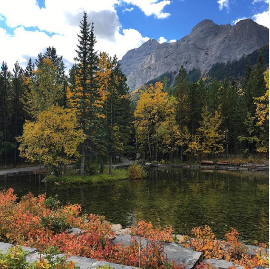 Crosswaters Resort At Kananaskis Bagian luar foto