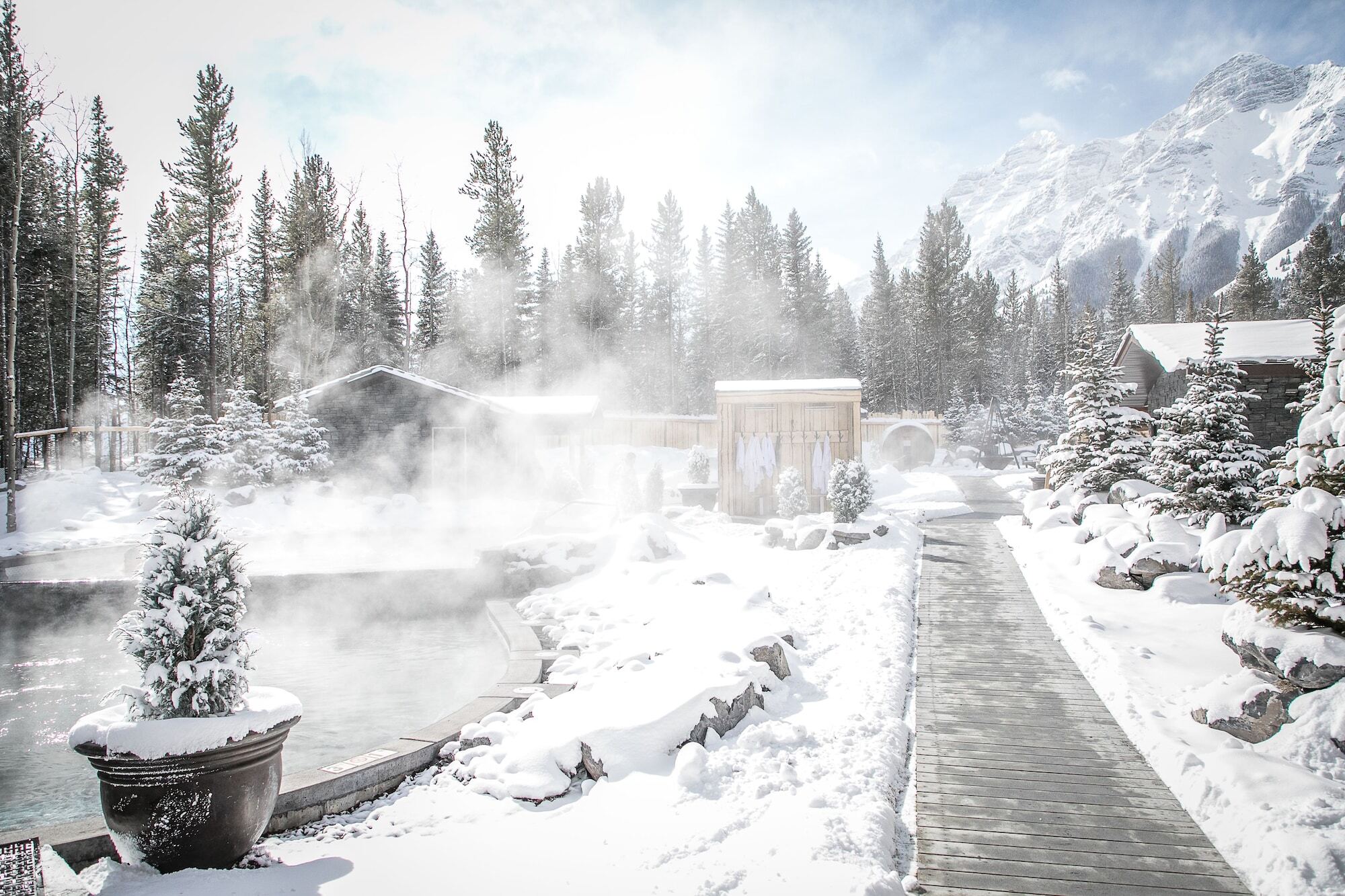 Crosswaters Resort At Kananaskis Bagian luar foto